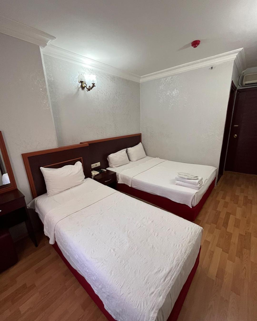 Red White Hotel Istanbul Exterior foto