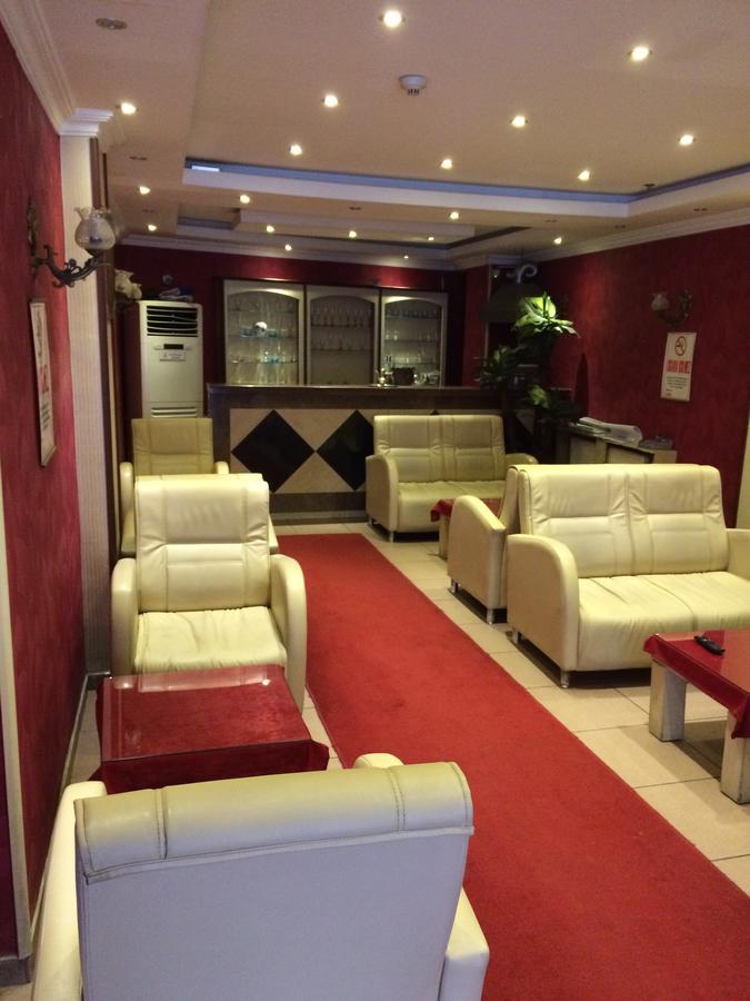 Red White Hotel Istanbul Exterior foto